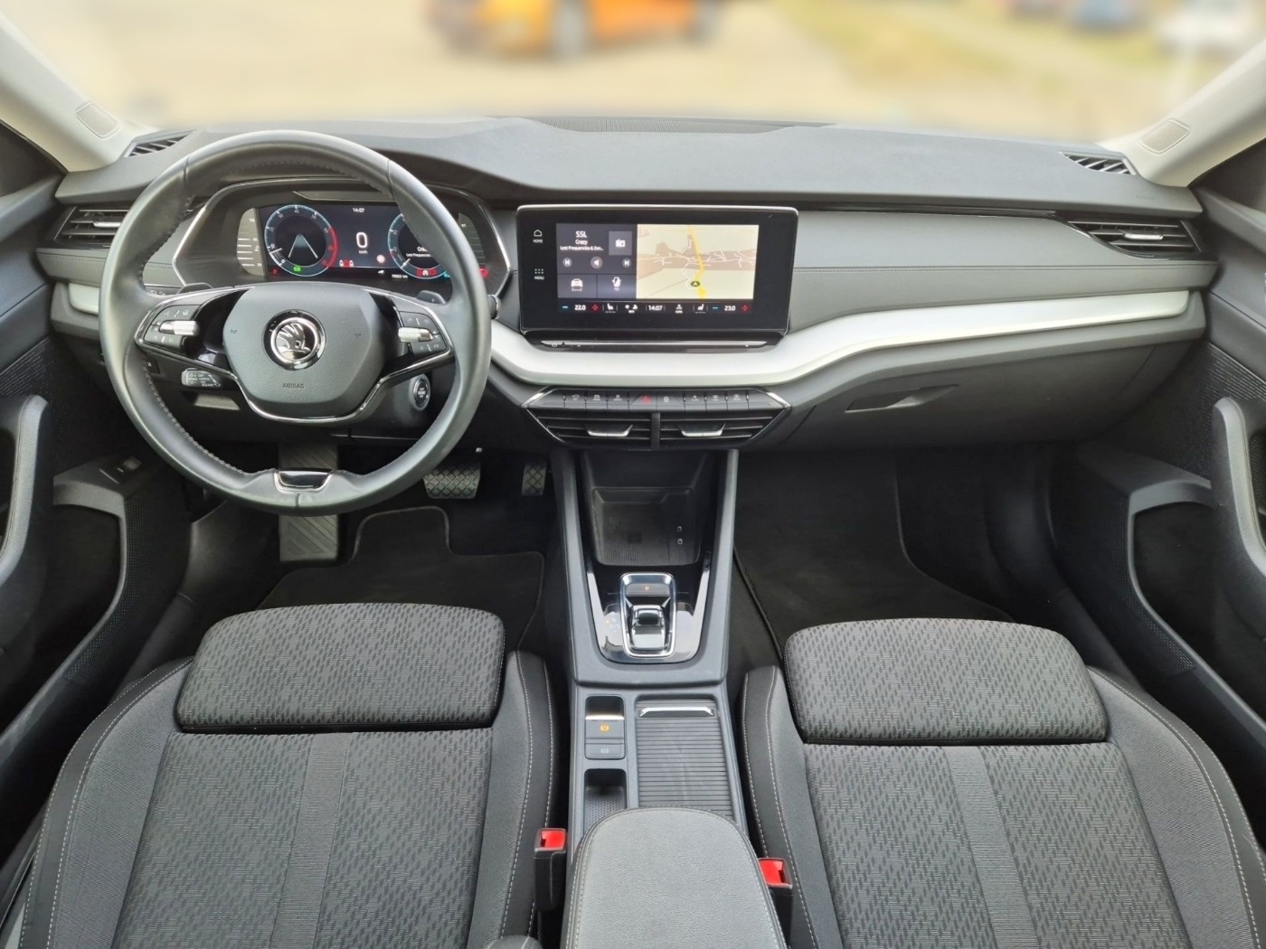 Škoda Octavia Combi 1.5 TSI e-TEC Clever Matrix AHK Bild 13