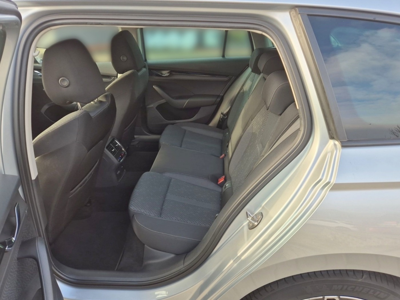 Škoda Octavia Combi 1.5 TSI e-TEC Clever Matrix AHK Bild 17