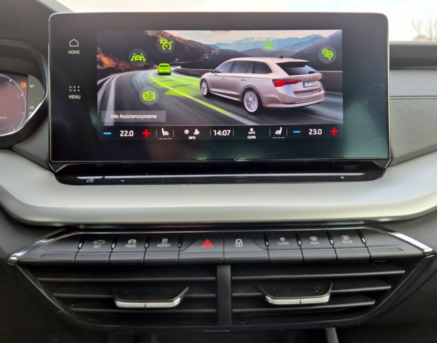 Škoda Octavia Combi 1.5 TSI e-TEC Clever Matrix AHK Bild 16