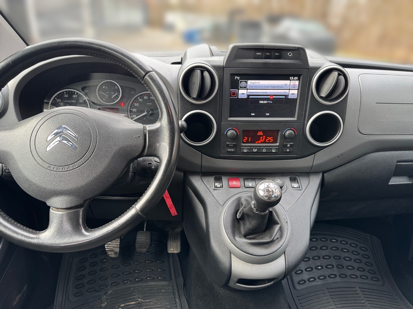 Citroen Berlingo Kombi 1.6 VTi 120 Selection 2xKlima PDC Bild 10