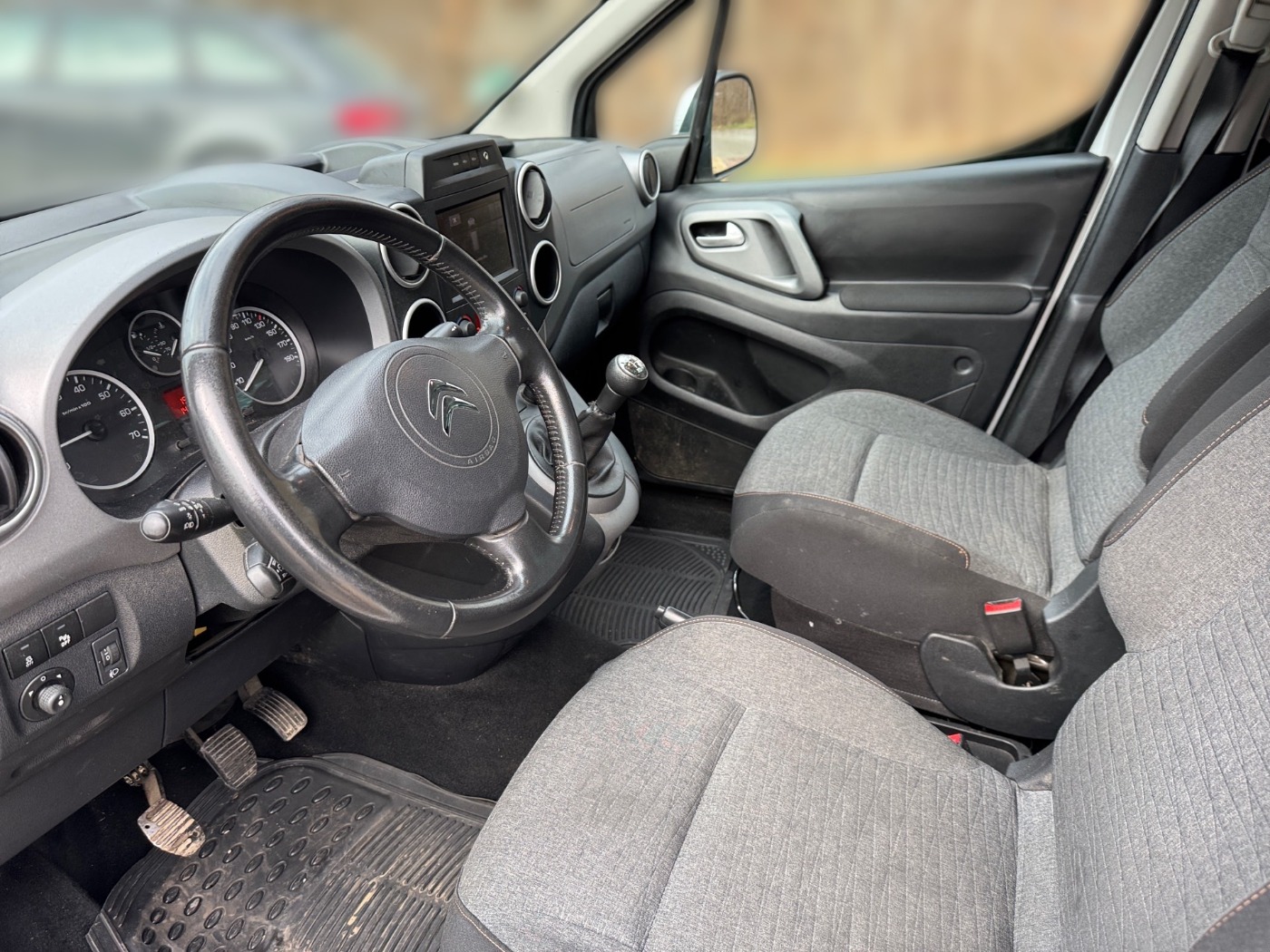 Citroen Berlingo Kombi 1.6 VTi 120 Selection 2xKlima PDC Bild 7