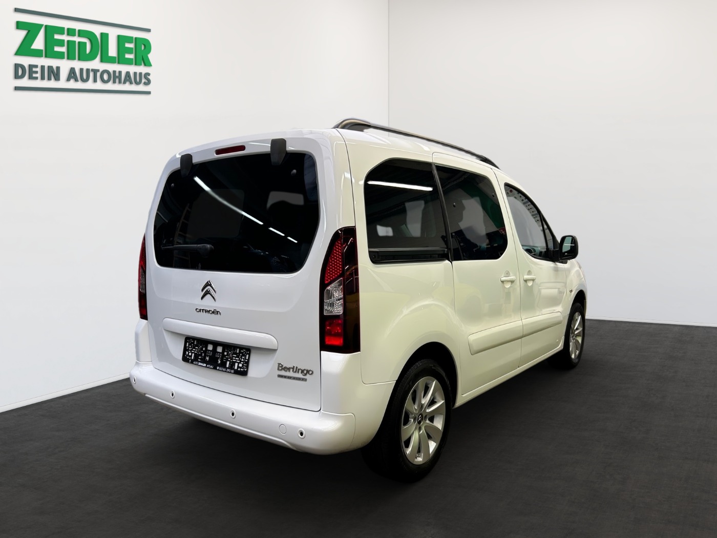 Citroen Berlingo Kombi 1.6 VTi 120 Selection 2xKlima PDC Bild 3