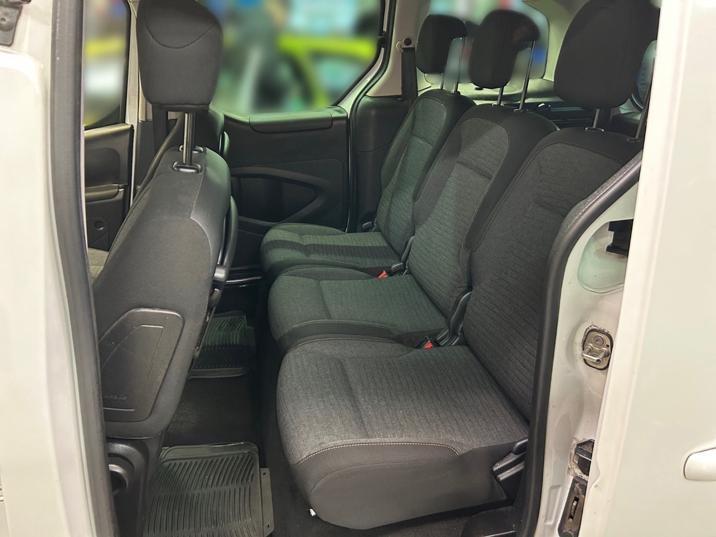 Citroen Berlingo Kombi 1.6 VTi 120 Selection 2xKlima PDC Bild 11