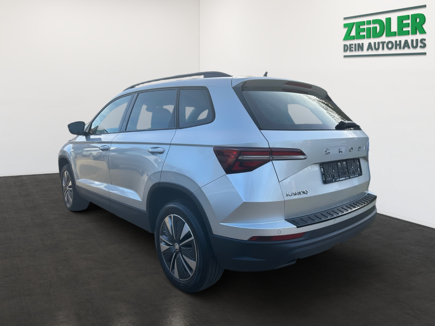 Škoda Karoq 1.5 TSI ACT Tour DSG LM Navi Kam. 2xKlima Bild 4