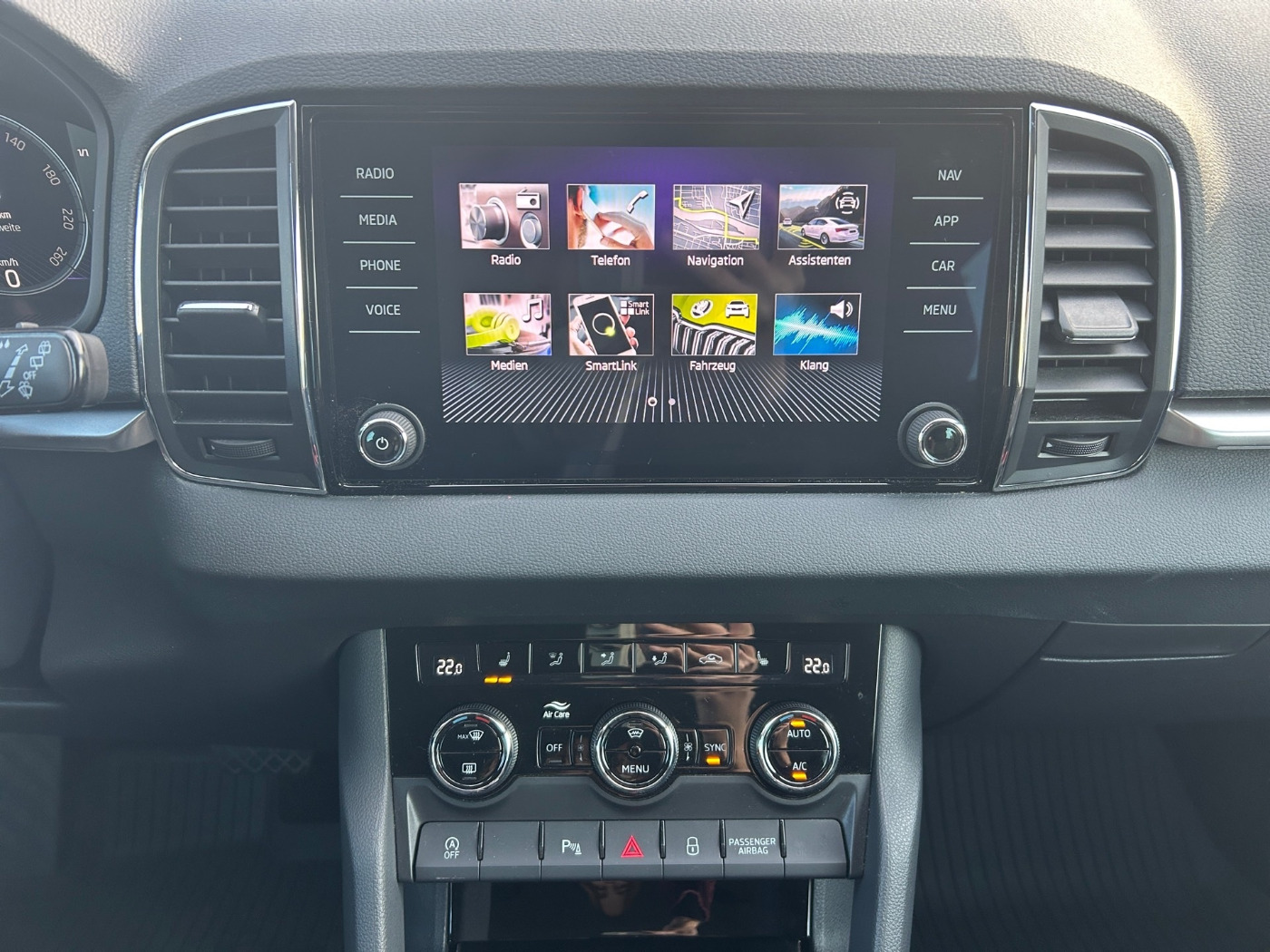 Škoda Karoq 1.5 TSI ACT Tour DSG LM Navi Kam. 2xKlima Bild 9