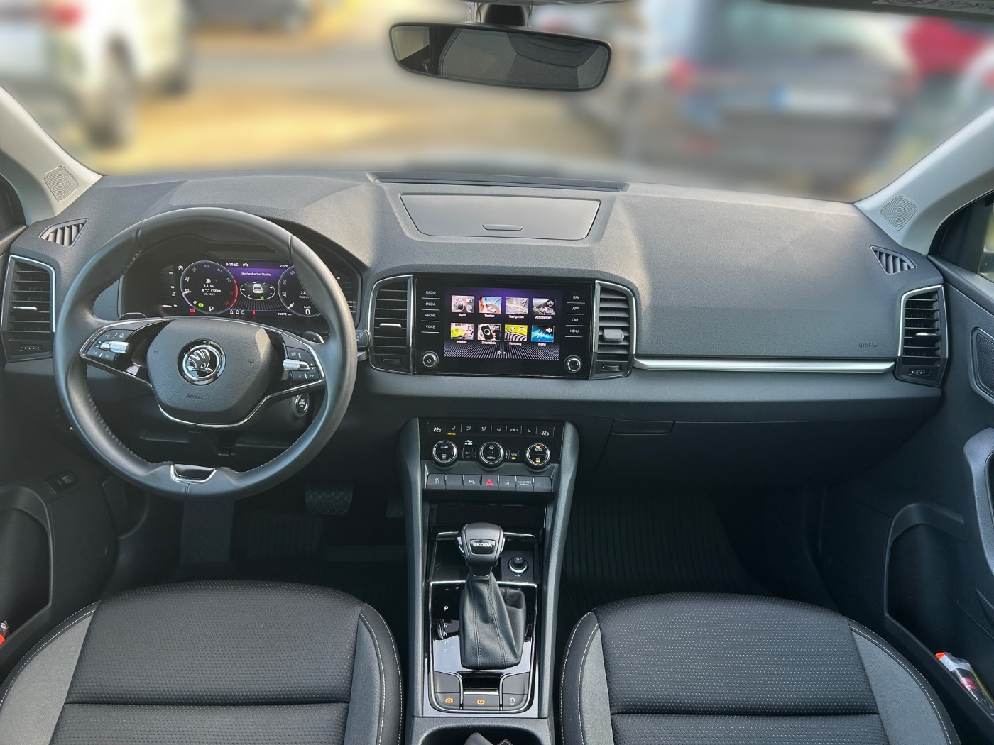 Škoda Karoq 1.5 TSI ACT Tour DSG LM Navi Kam. 2xKlima Bild 12