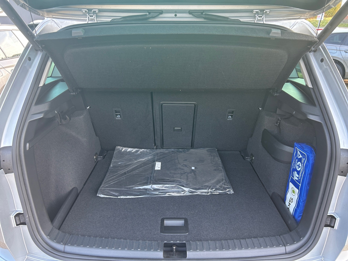 Škoda Karoq 1.5 TSI ACT Tour DSG LM Navi Kam. 2xKlima Bild 14