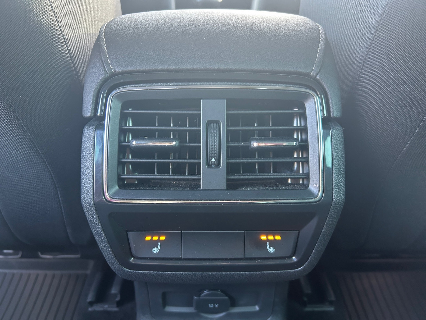 Škoda Karoq 1.5 TSI ACT Tour DSG LM Navi Kam. 2xKlima Bild 17