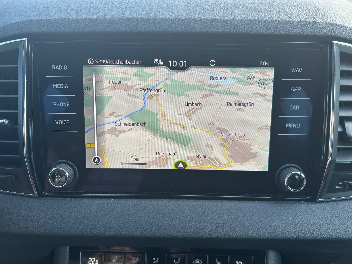 Škoda Karoq 1.5 TSI ACT Tour DSG LM Navi Kam. 2xKlima Bild 10