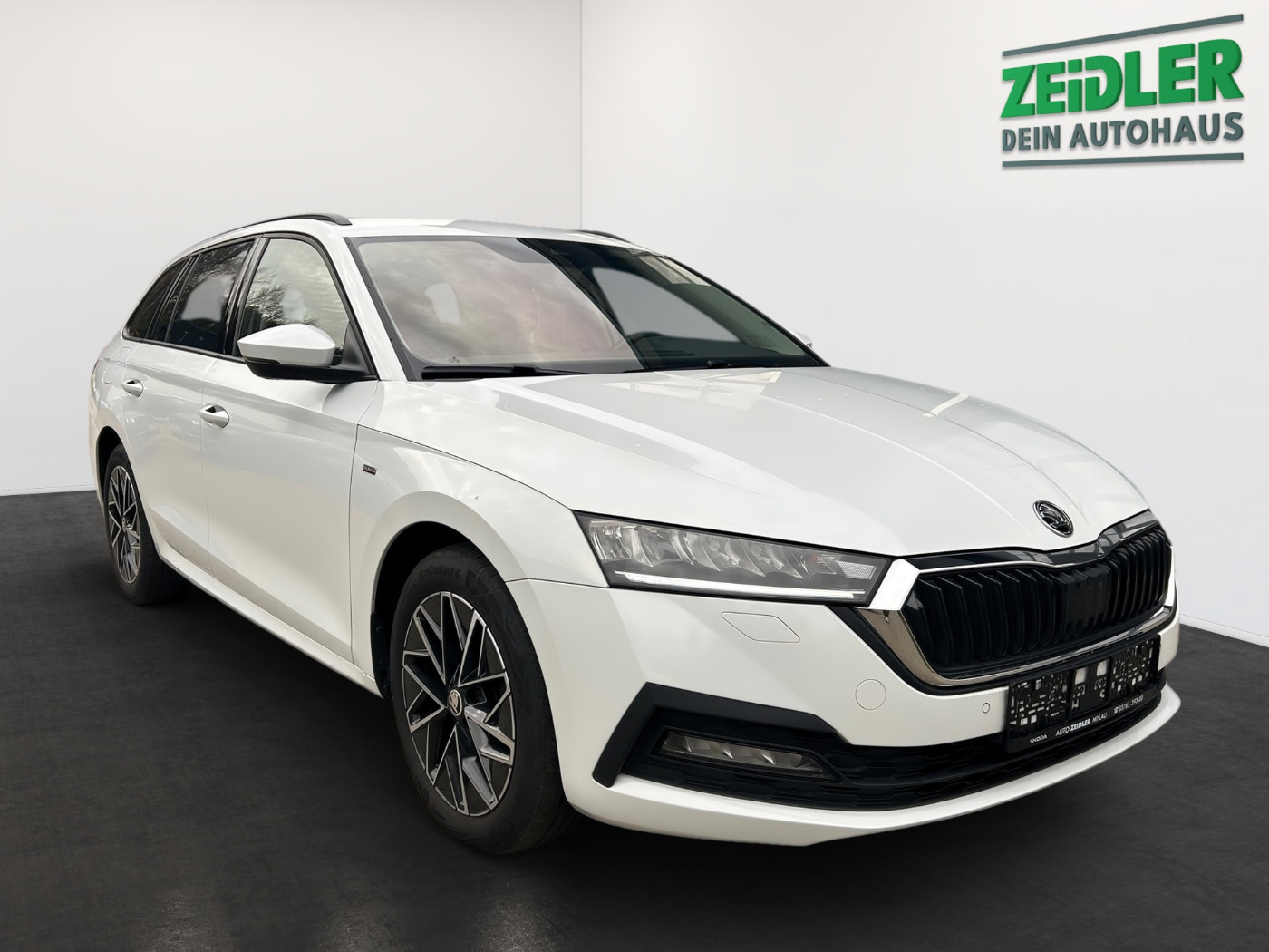 Škoda Octavia Combi 2.0 TDI Clever LM Navi Kam. 4xSHZ Bild 2