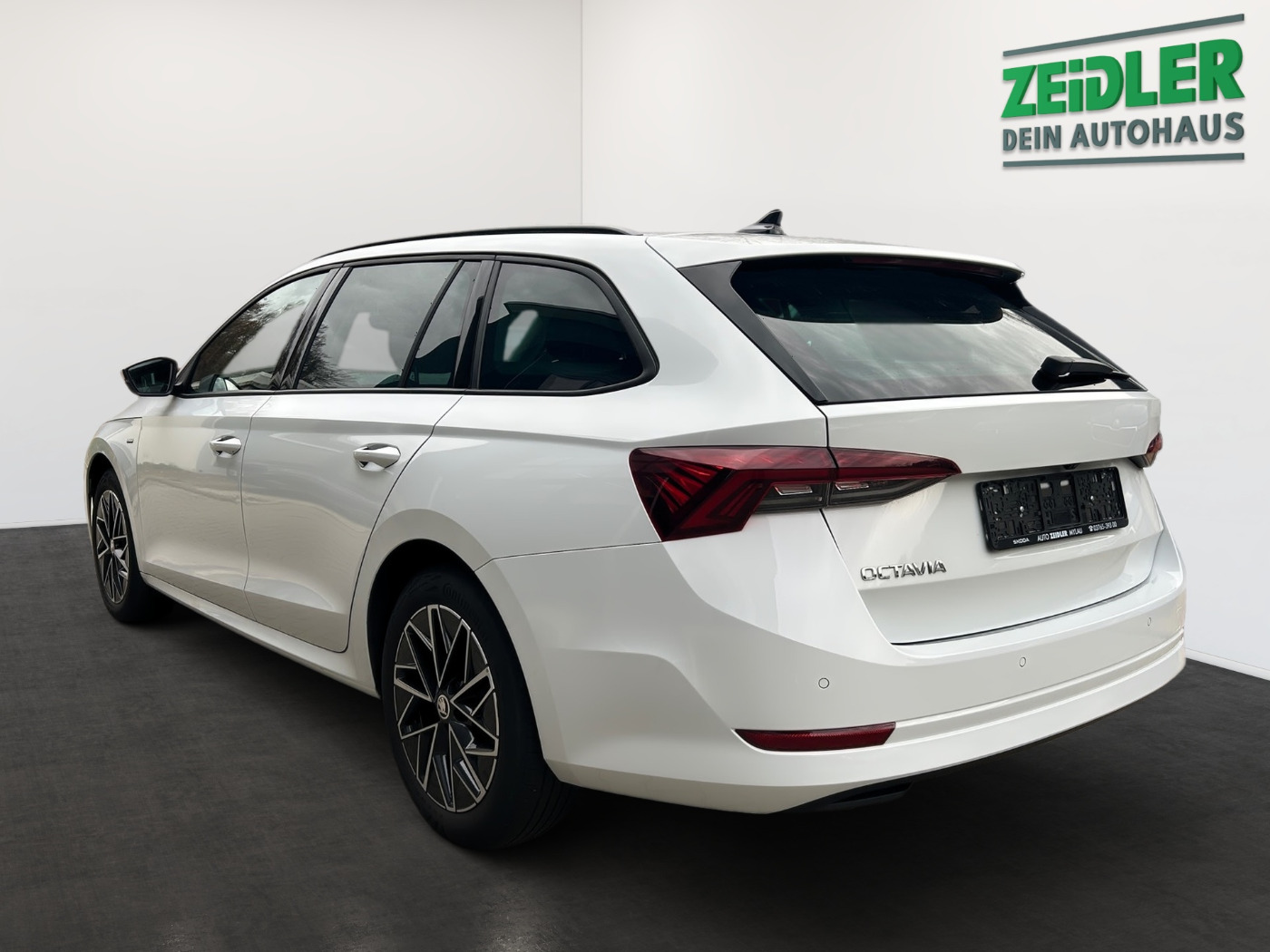 Škoda Octavia Combi 2.0 TDI Clever LM Navi Kam. 4xSHZ Bild 4