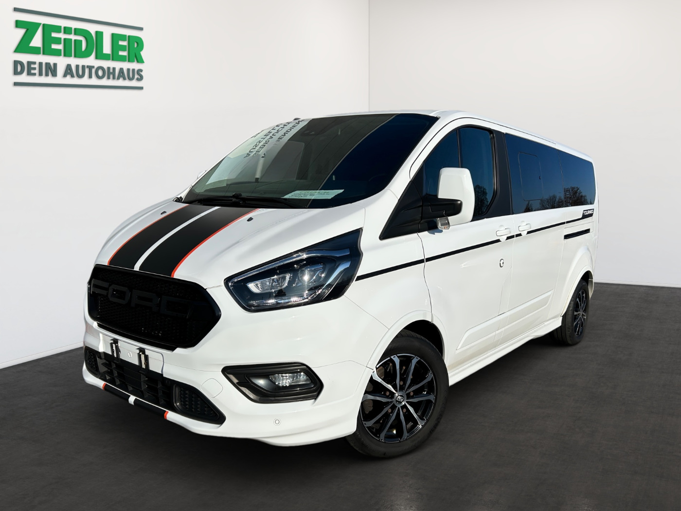 Ford Tourneo Custom Kombi 2.0 TDCi L1 Sport AHK