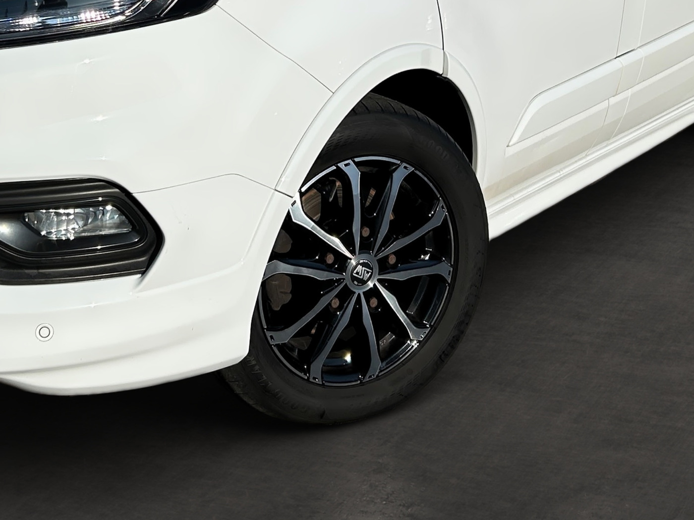 Ford Tourneo Custom Kombi 2.0 TDCi L1 Sport AHK Bild 6