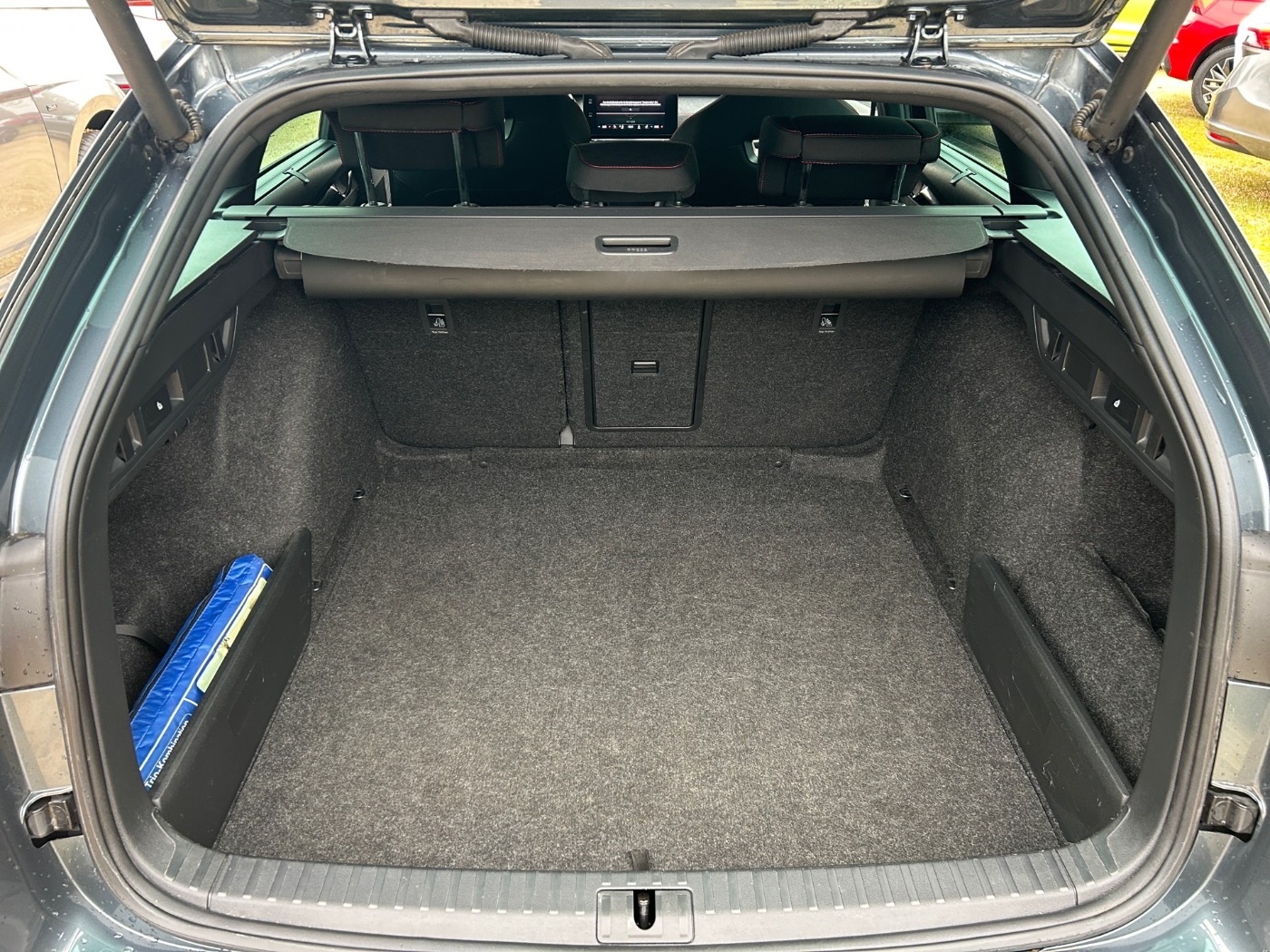 Škoda Octavia Combi 2.0 TSI RS First Edition LM Navi Bild 12