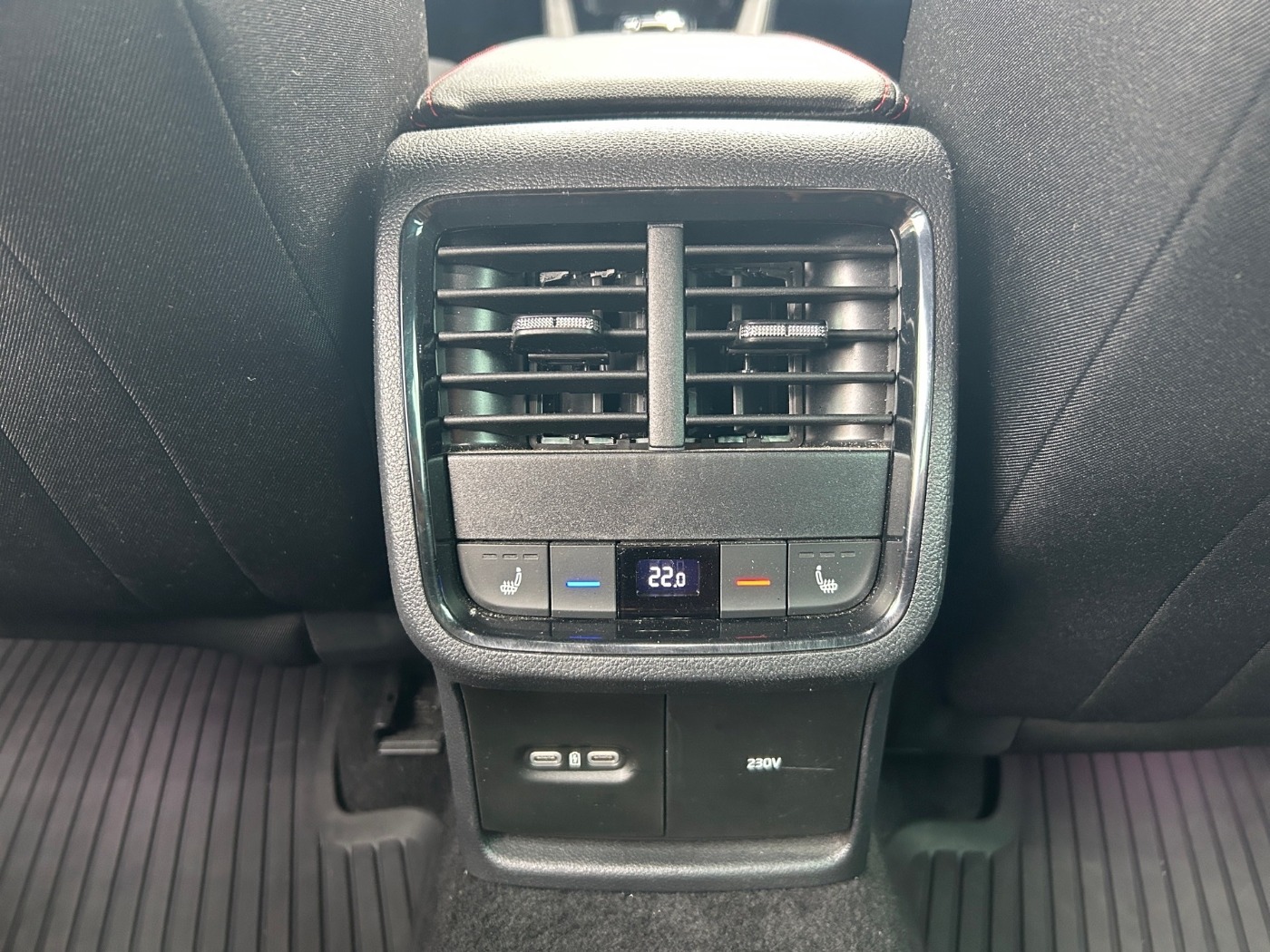 Škoda Octavia Combi 2.0 TSI RS First Edition LM Navi Bild 14