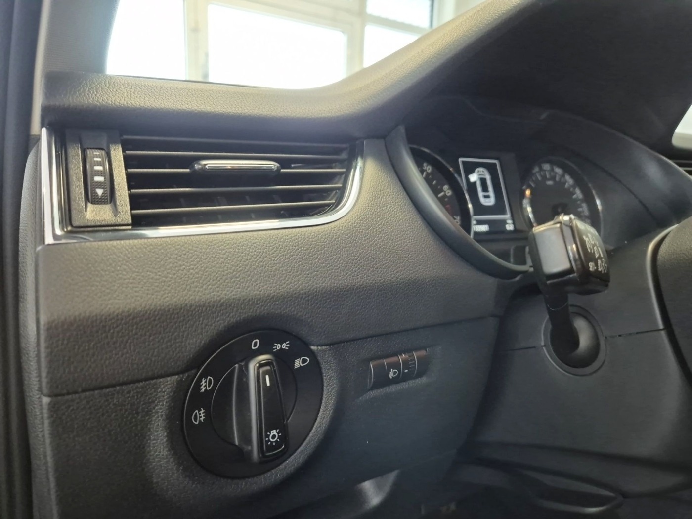 Škoda Octavia Combi 1.4 TSI Green tec Ambition LM PDC Bild 9