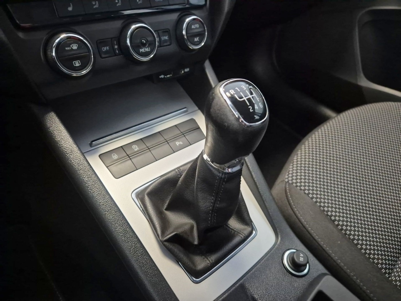 Škoda Octavia Combi 1.4 TSI Green tec Ambition LM PDC Bild 12