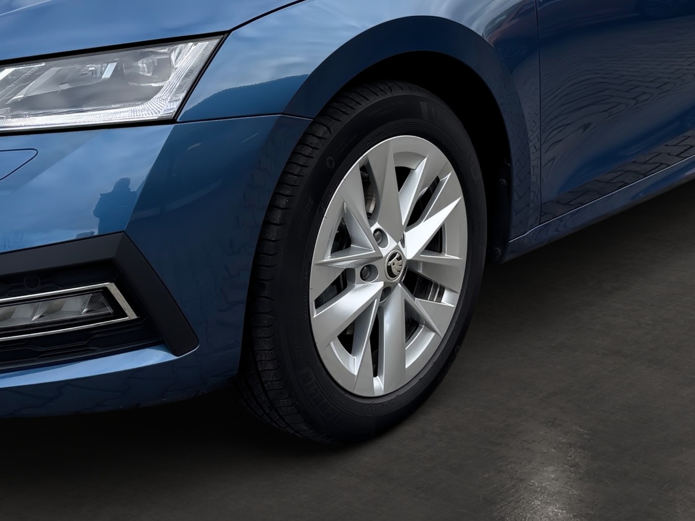 Škoda Octavia 1.5 TSI ACT First Edition LM Navi ACC Bild 6