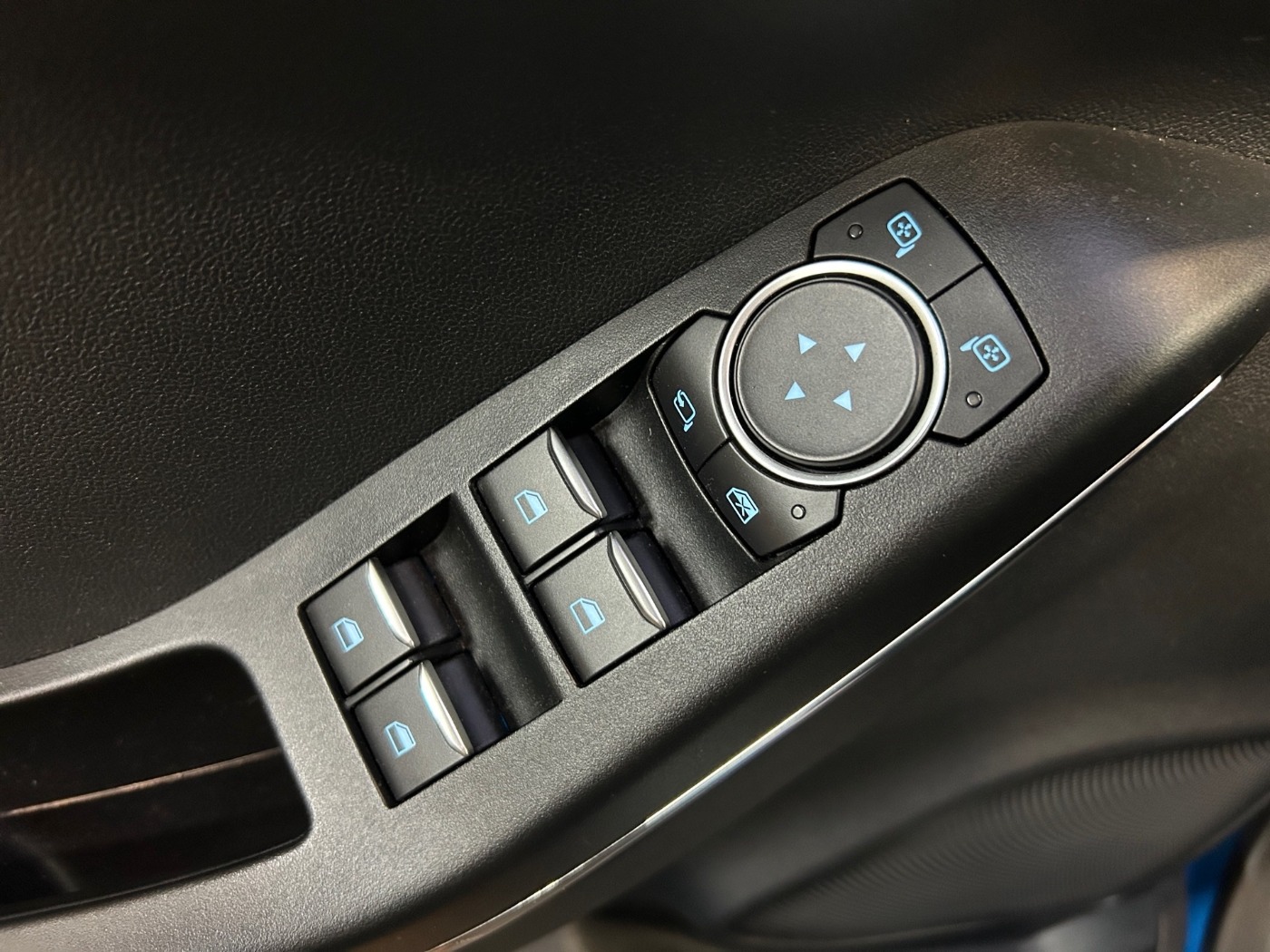 Ford Puma 1.0 EcoBoost Mild Hybrid ST-Line X LM Navi Bild 16