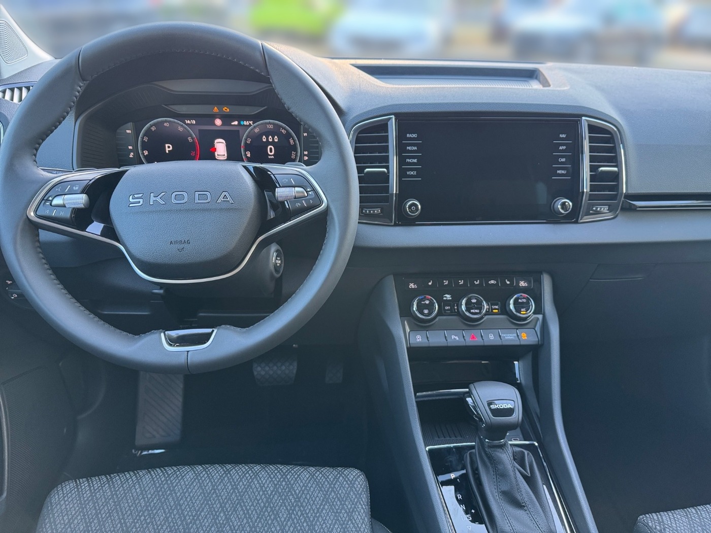Škoda Karoq 1.5 TSI Tour DSG Navi AHZV LED Bild 10