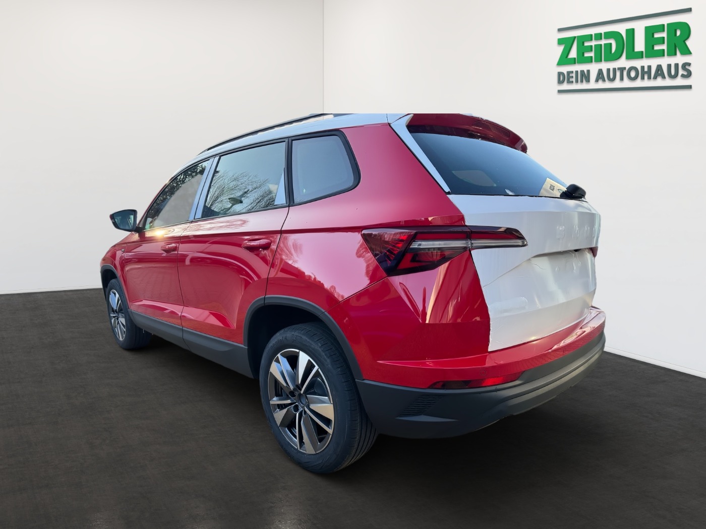 Škoda Karoq 1.5 TSI Tour DSG Navi AHZV LED Bild 4