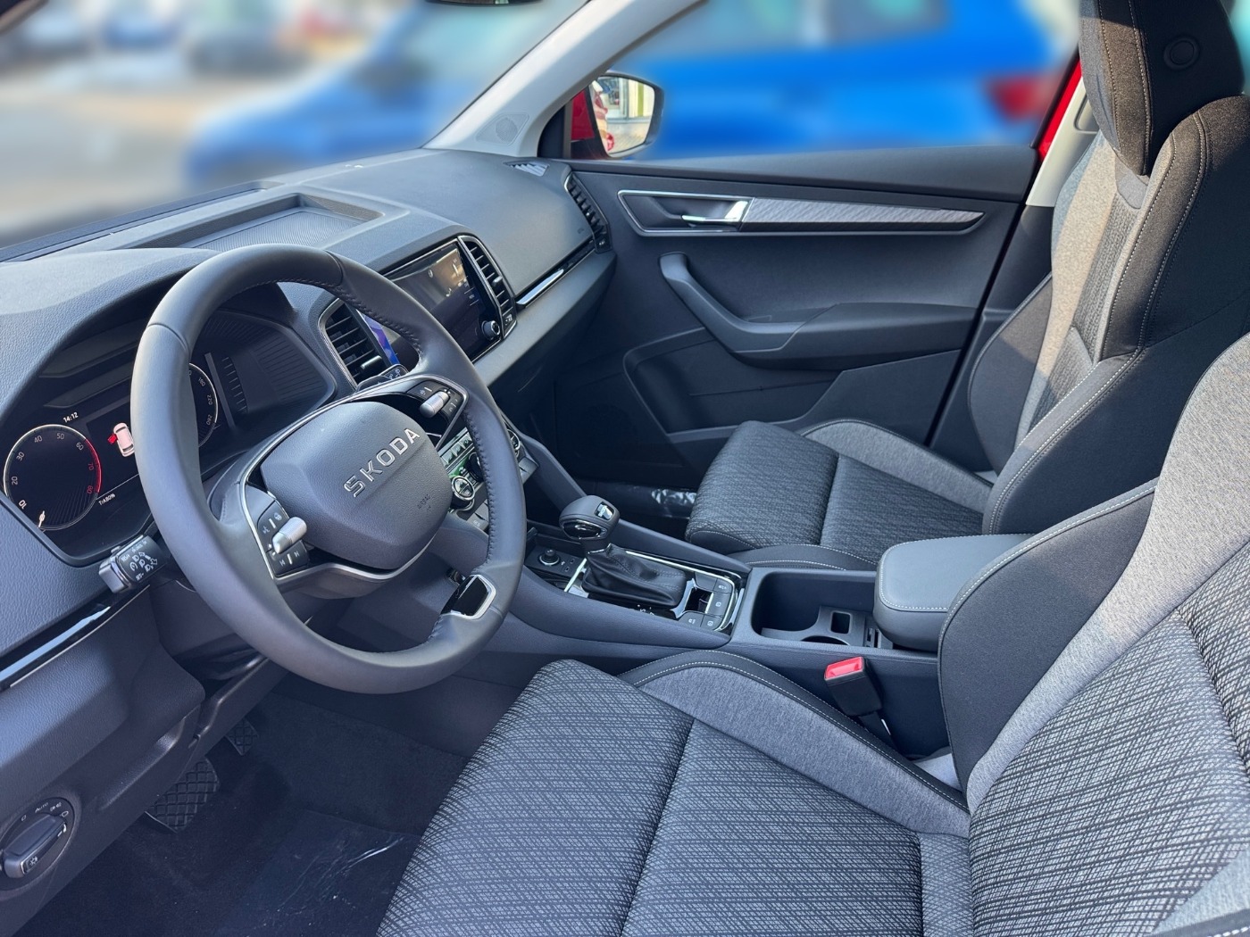 Škoda Karoq 1.5 TSI Tour DSG Navi AHZV LED Bild 7