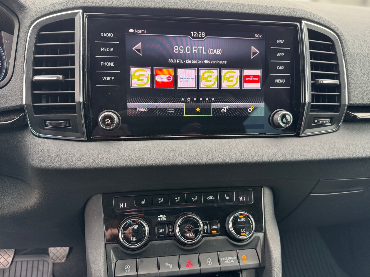 Škoda Karoq 1.5 TSI ACT Style Navi Kam. 3xKlima AHK Bild 9