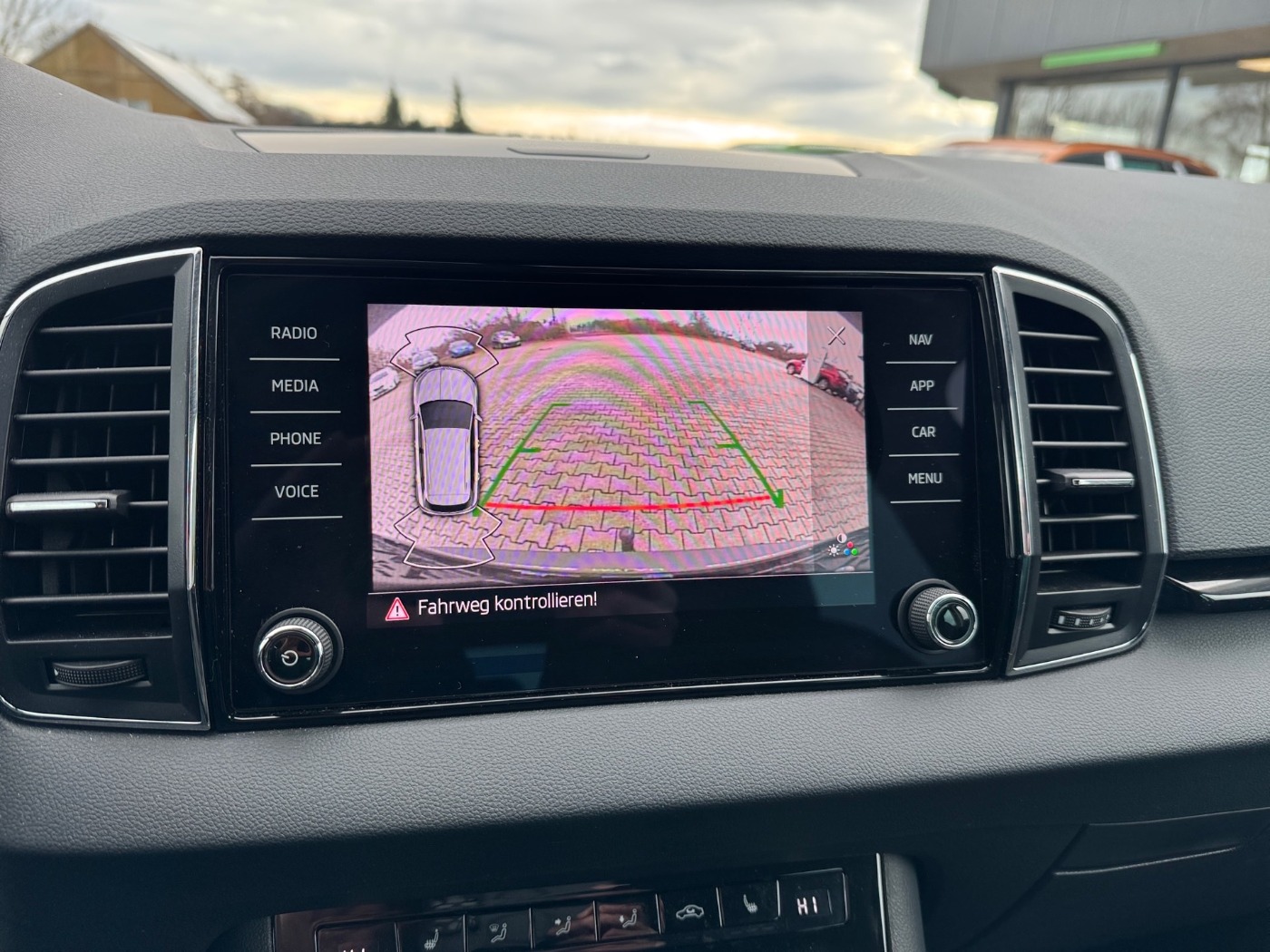 Škoda Karoq 1.5 TSI ACT Style Navi Kam. 3xKlima AHK Bild 15