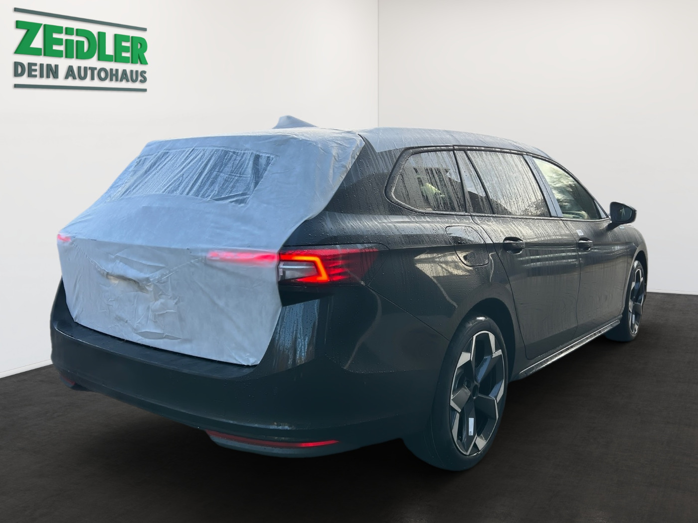 Škoda Superb Combi 2.0 TSI Sportline DSG Navi AHZV Bild 3