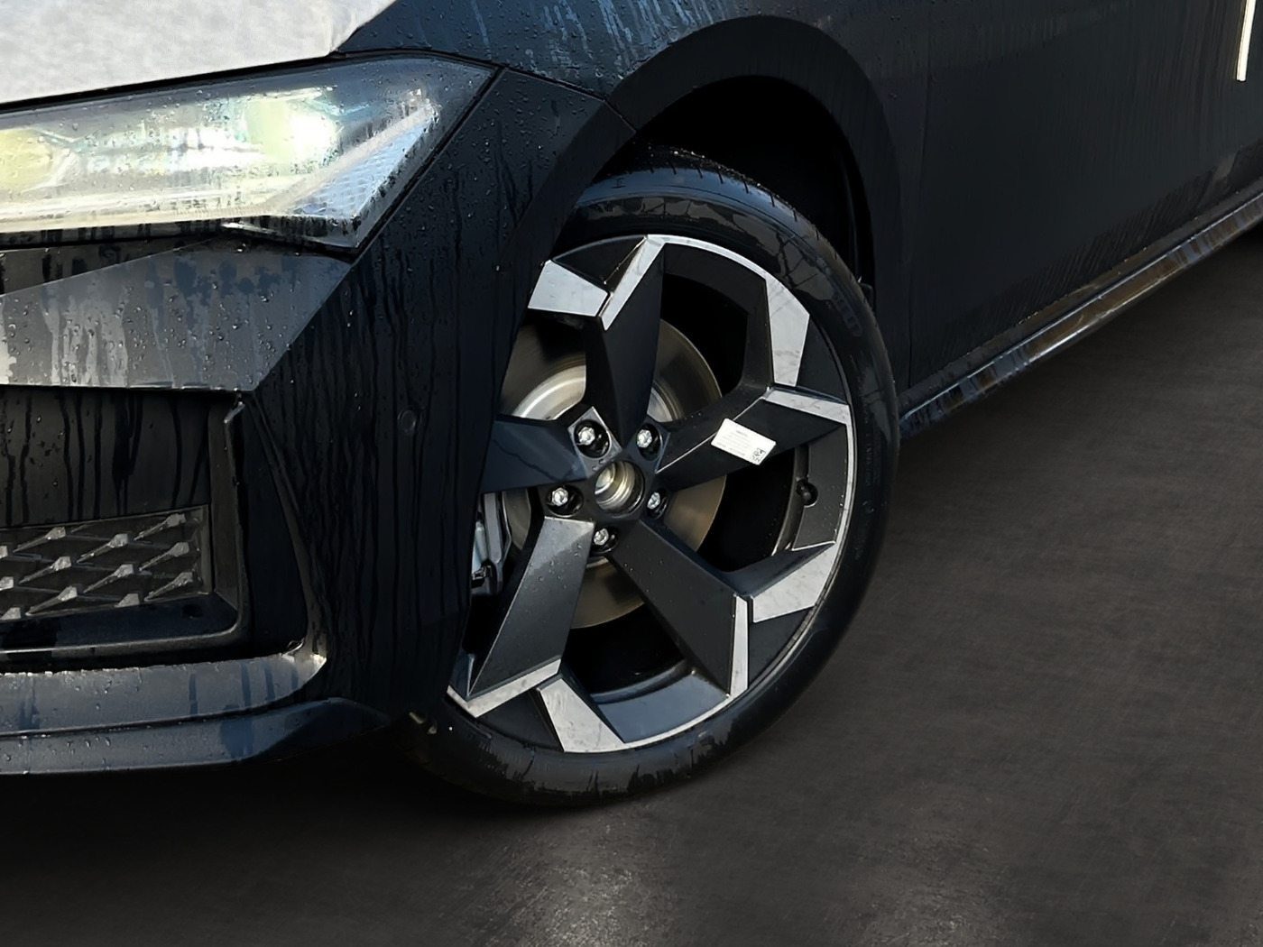 Škoda Superb Combi 2.0 TSI Sportline DSG Navi AHZV Bild 6