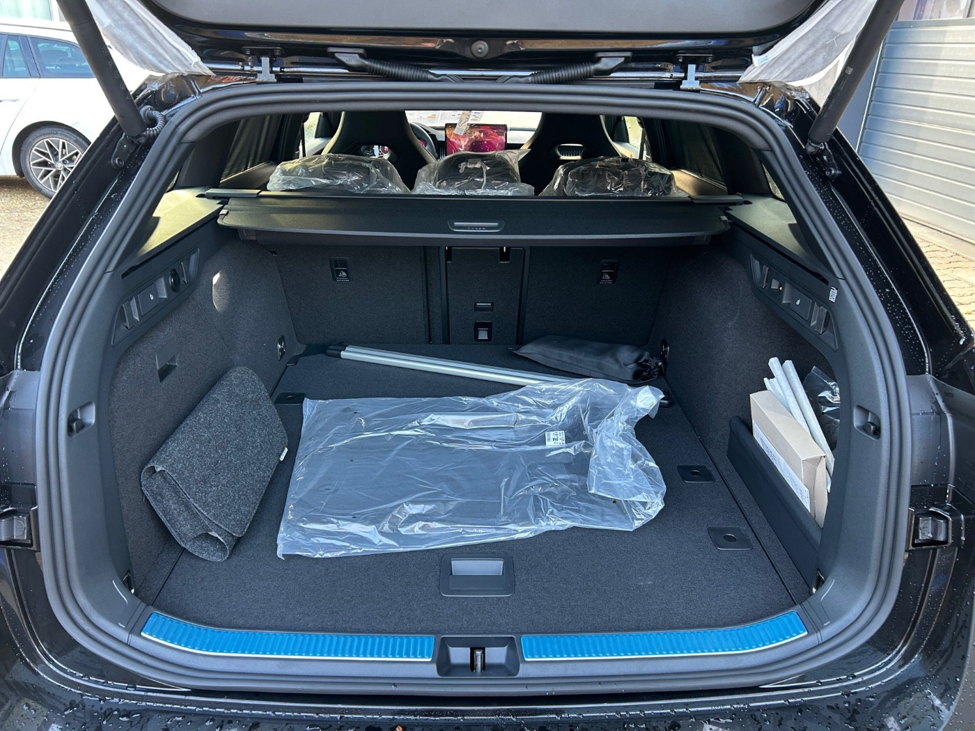 Škoda Superb Combi 2.0 TSI Sportline DSG Navi AHZV Bild 12