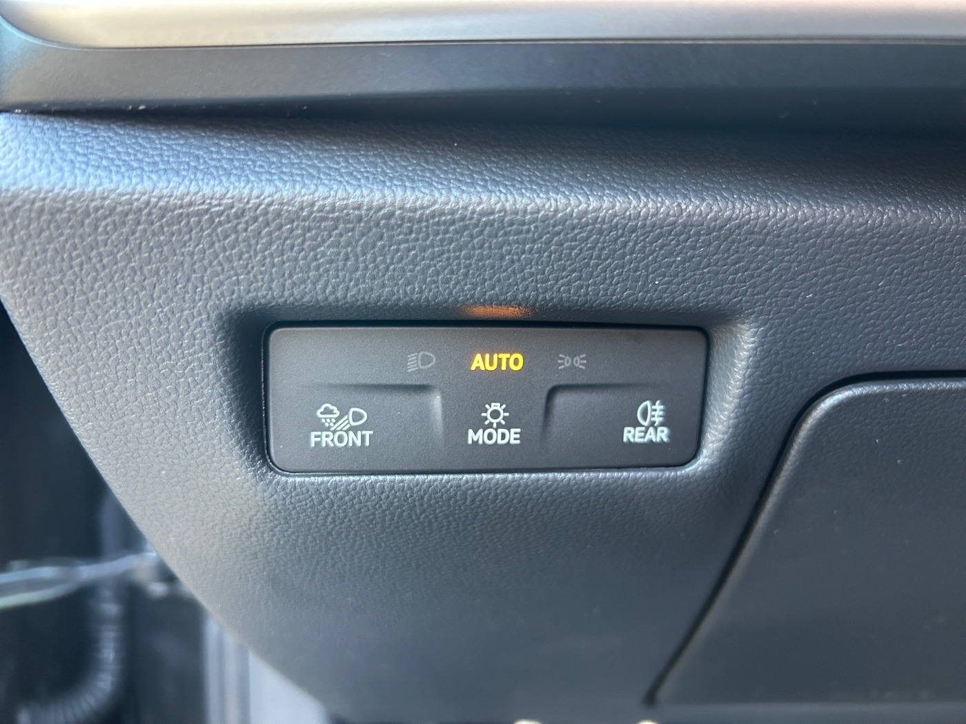 Škoda Superb Combi 2.0 TSI Sportline DSG Navi AHZV Bild 17