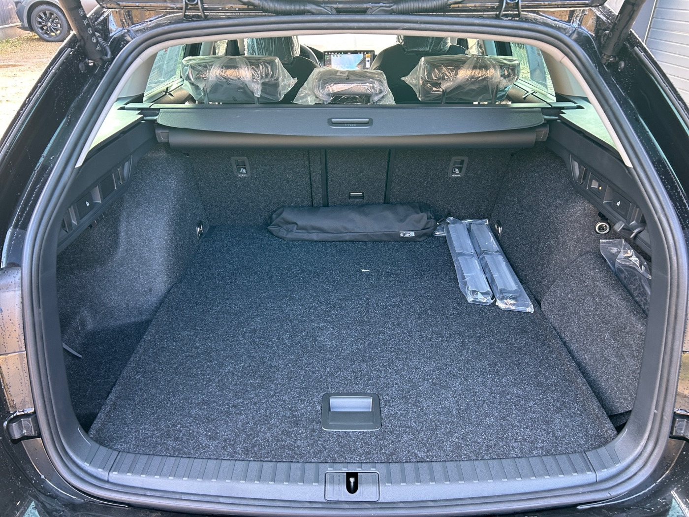 Škoda Octavia Combi 1.5 TSI Tour Kam. 4xSHZ AHZV Bild 12