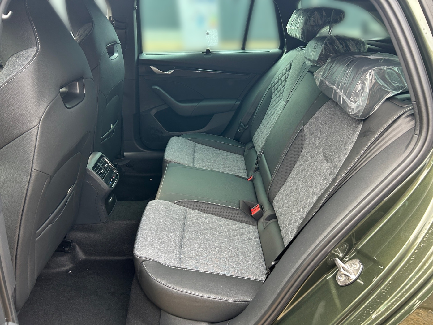 Škoda Octavia Combi 2.0 TDI Sportline DSG Navi AHK HUD Bild 11