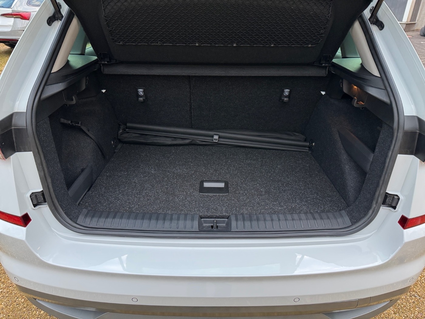 Škoda Kamiq 1.5 TSI Tour LM KlimaA LED ACC RFK Bild 12