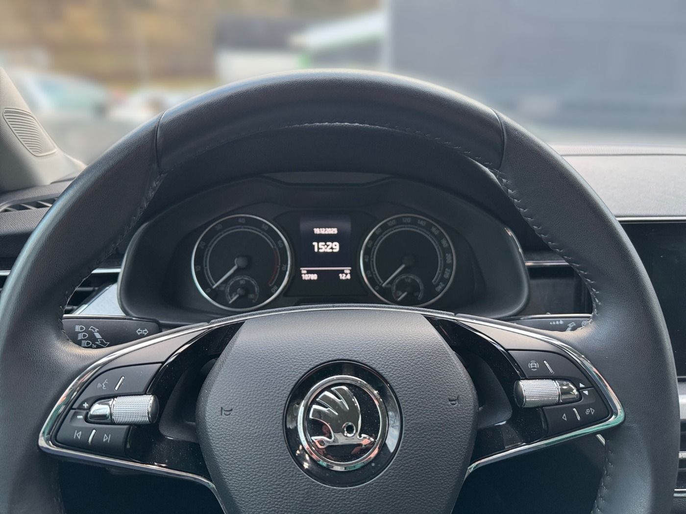 Škoda Kamiq 1.5 TSI Tour LM KlimaA LED ACC RFK Bild 8