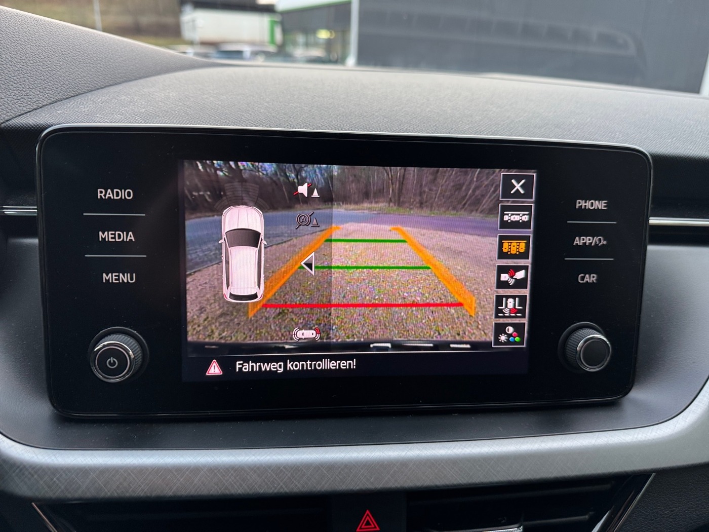 Škoda Kamiq 1.5 TSI Tour LM KlimaA LED ACC RFK Bild 13