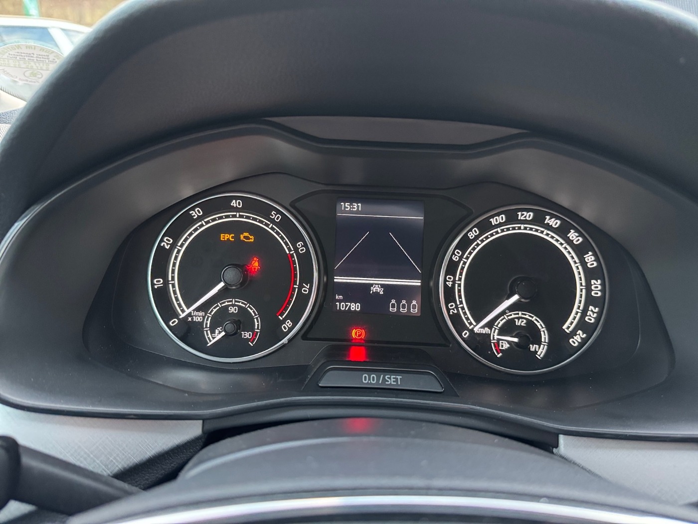 Škoda Kamiq 1.5 TSI Tour LM KlimaA LED ACC RFK Bild 14