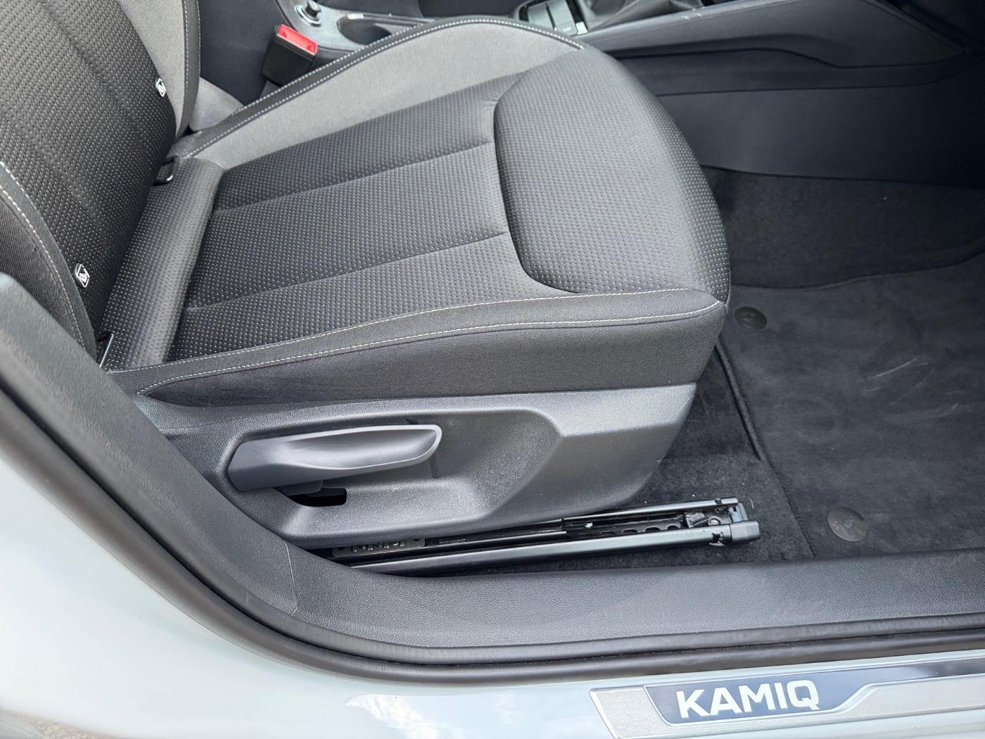 Škoda Kamiq 1.5 TSI Tour LM KlimaA LED ACC RFK Bild 15