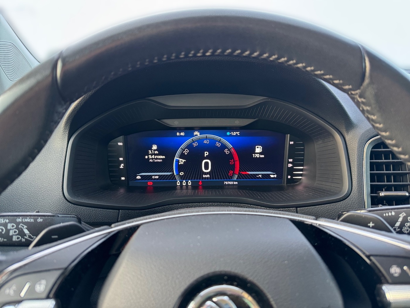 Škoda Karoq 1.5 TSI ACT Tour DSG LED AHK 2xKlima 4xSHZ Bild 8