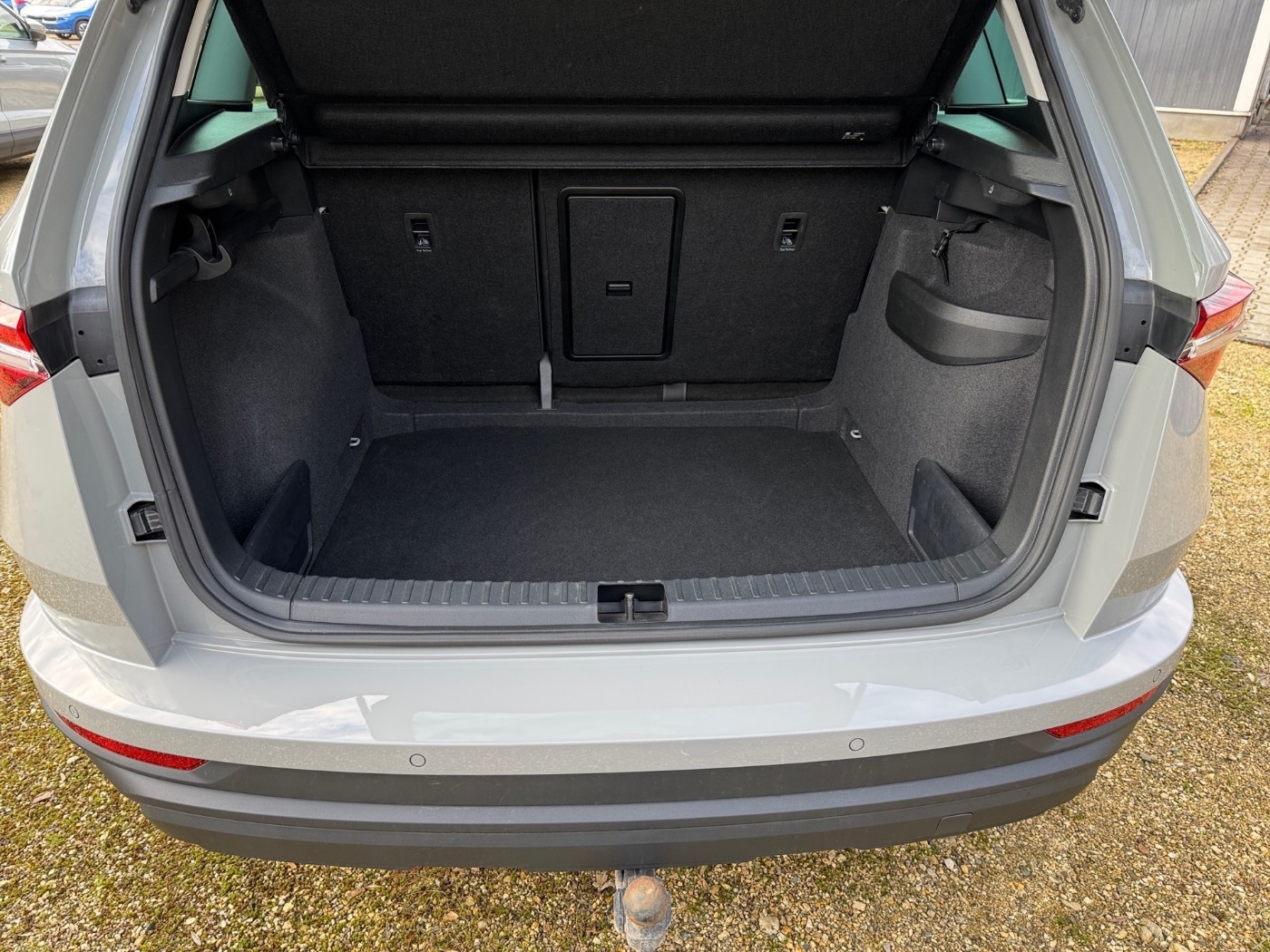 Škoda Karoq 1.5 TSI ACT Tour DSG LED AHK 2xKlima 4xSHZ Bild 12