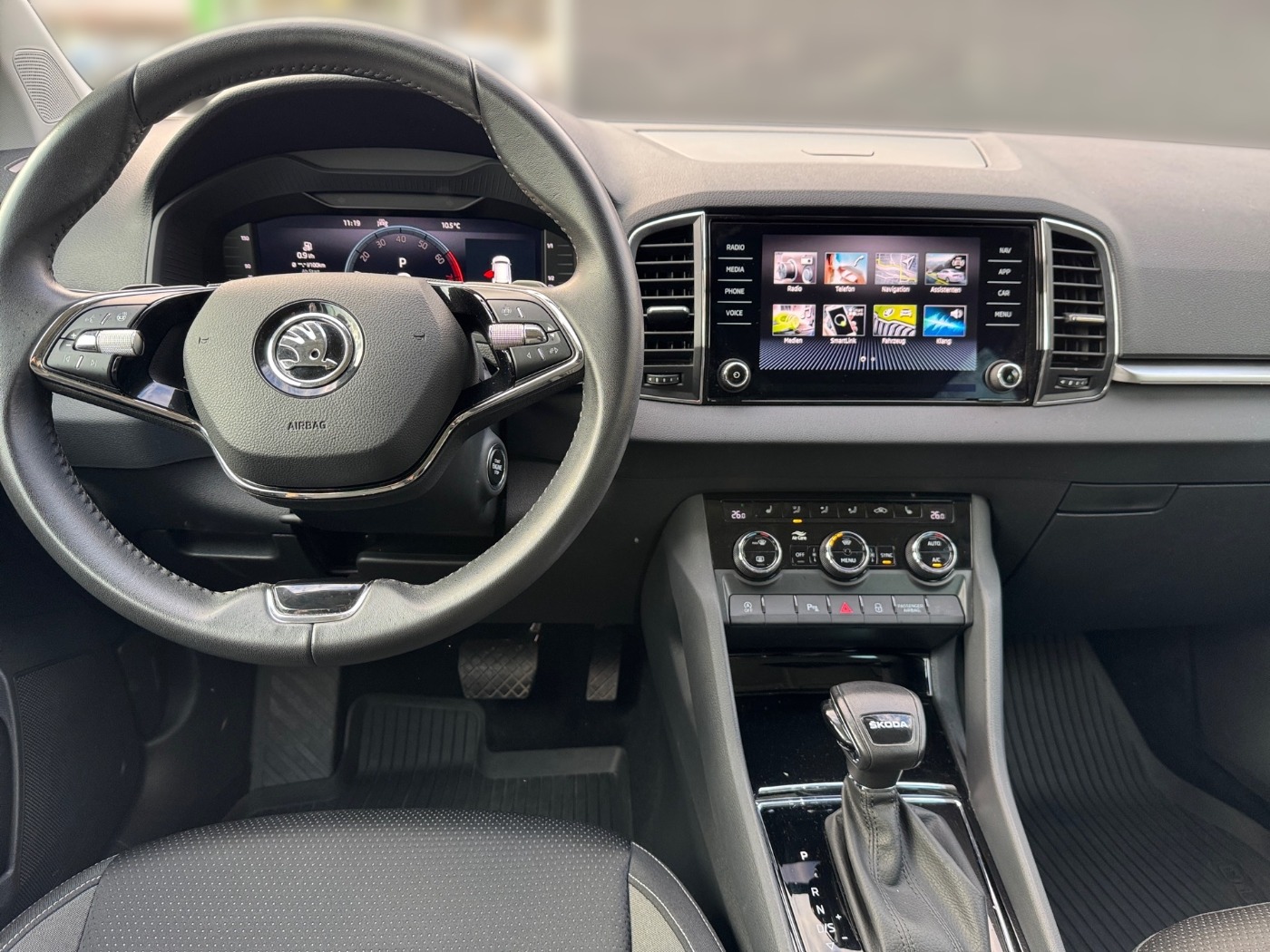 Škoda Karoq 1,5 TSI Tour DSG LED AHK 2xKlima 4xSHZ Bild 10