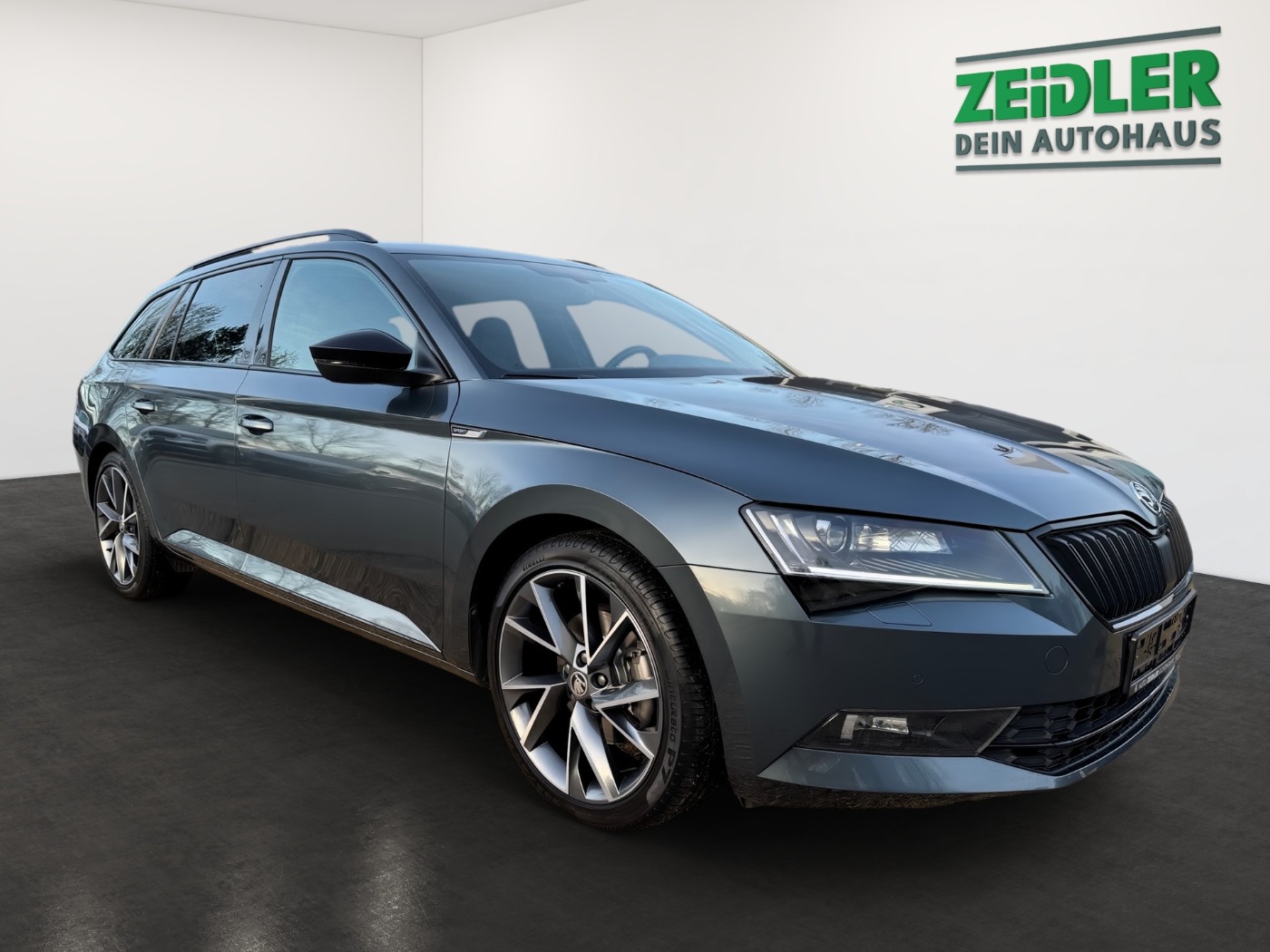 Škoda Superb Combi 1.8 TSI Sportline DSG LM BiXenon AHK Bild 2