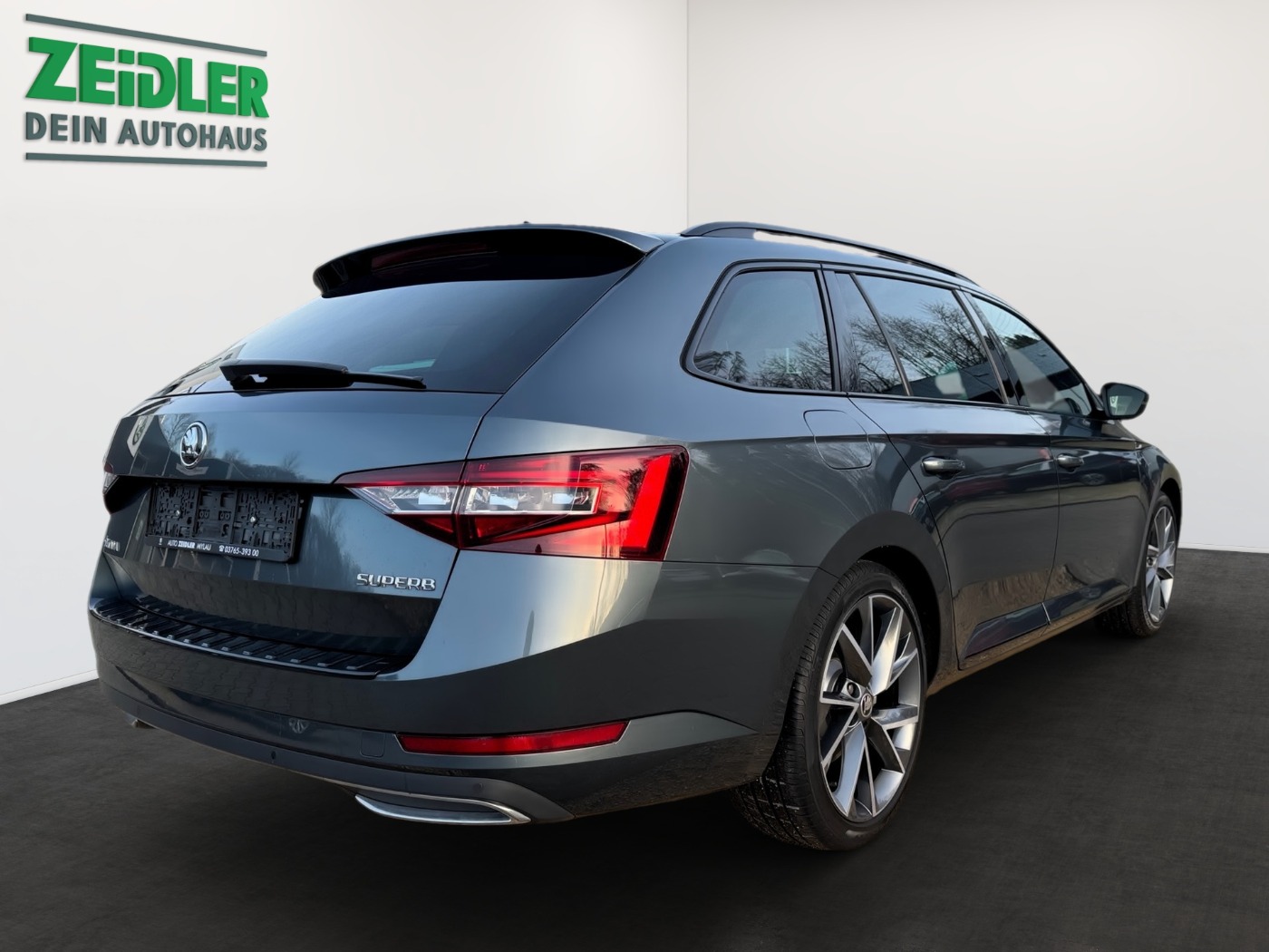 Škoda Superb Combi 1.8 TSI Sportline DSG LM BiXenon AHK Bild 3