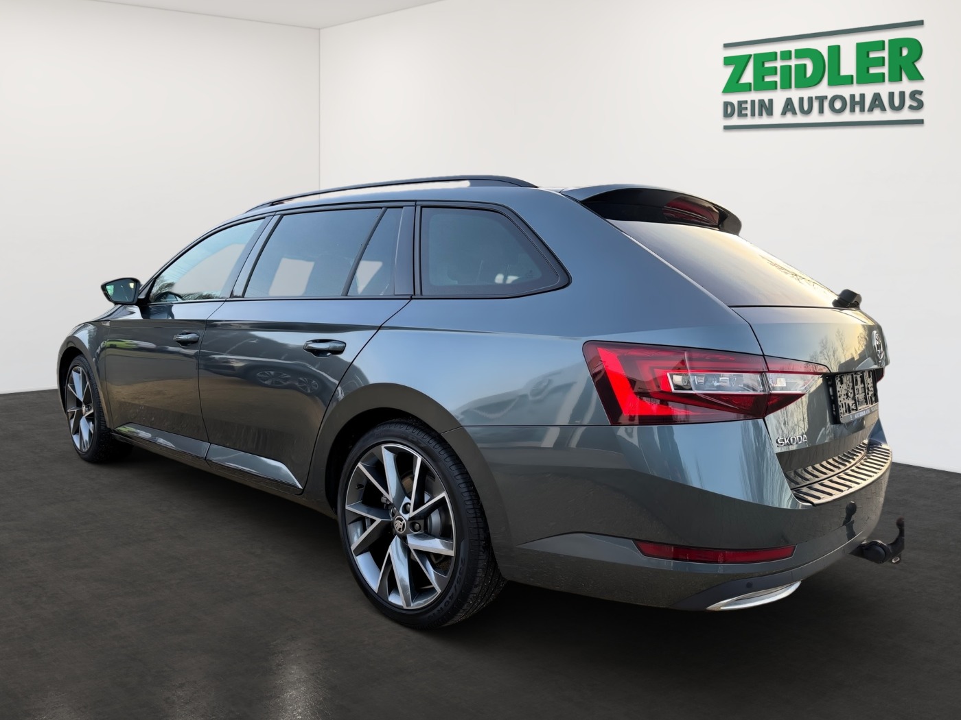 Škoda Superb Combi 1.8 TSI Sportline DSG LM BiXenon AHK Bild 4