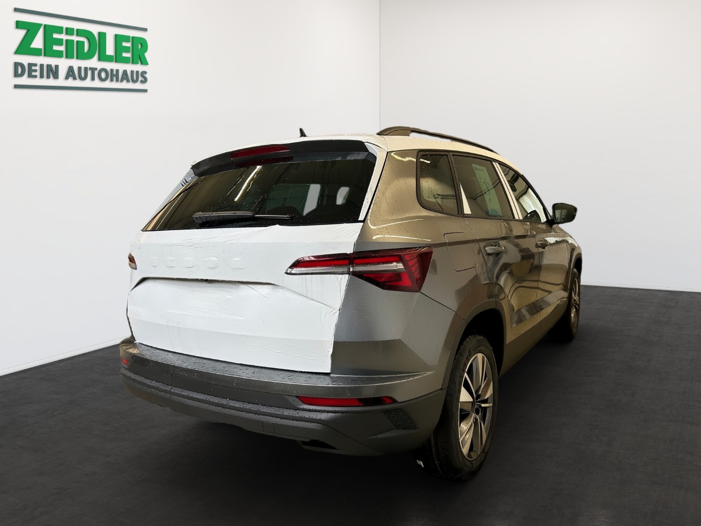 Škoda Karoq 1.5 TSI ACT Balance DSG Navi 2xKlima ACC Bild 3