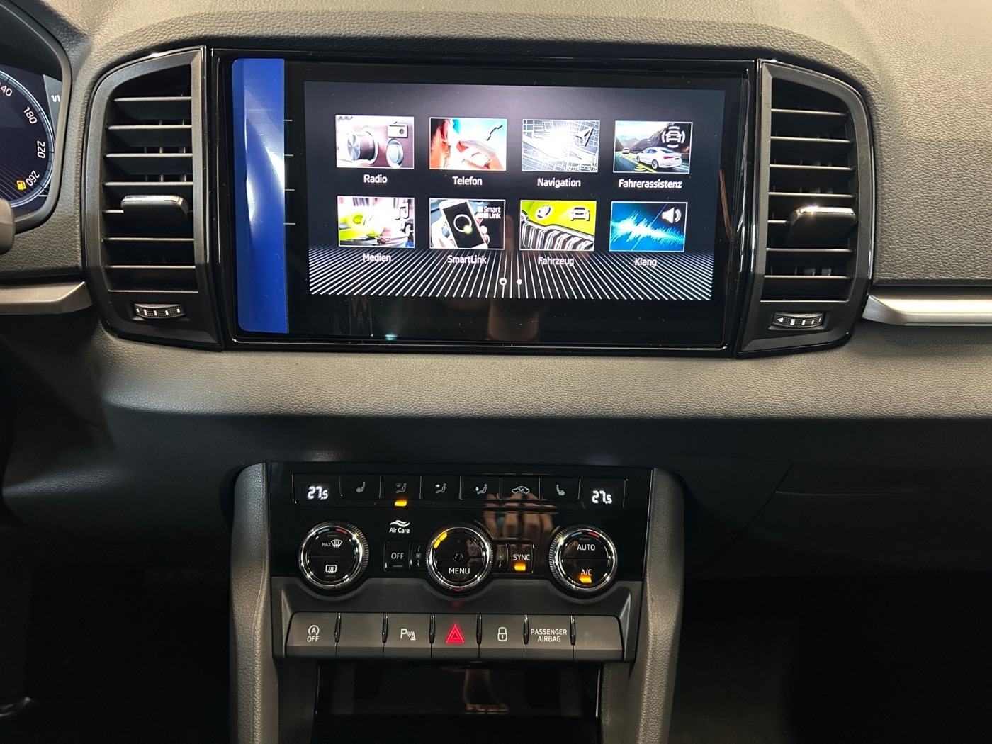 Škoda Karoq 1.5 TSI ACT Balance DSG Navi 2xKlima ACC Bild 9