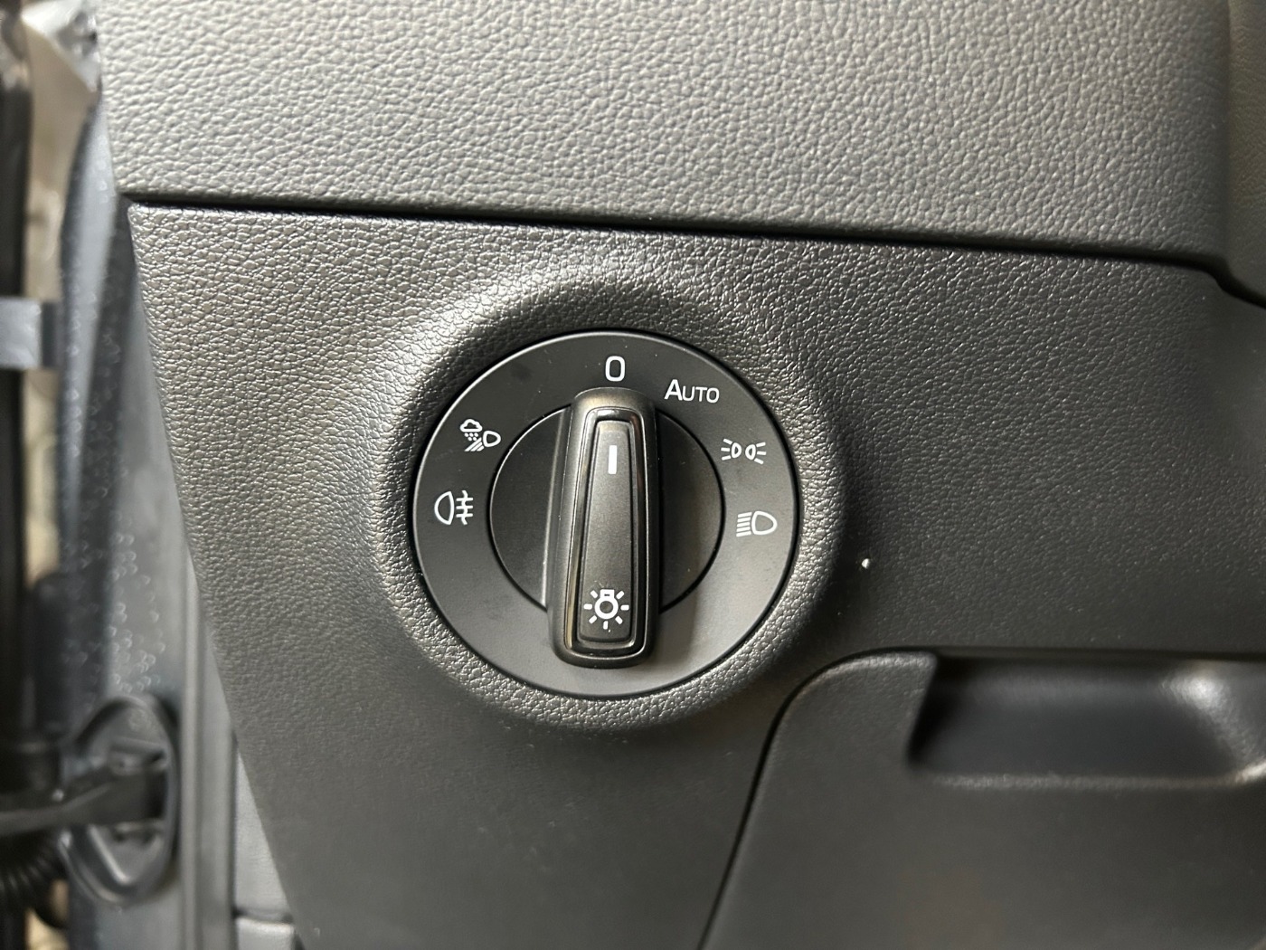 Škoda Karoq 1.5 TSI ACT Balance DSG Navi 2xKlima ACC Bild 17