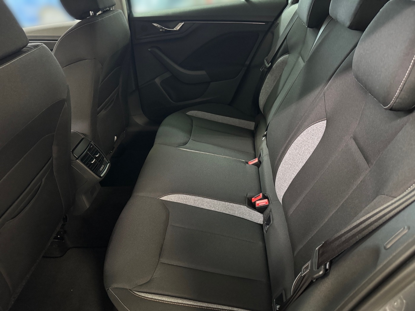 Škoda Kamiq 1.5 TSI Balance DSG LM Navi Kam. ParkAss Bild 11