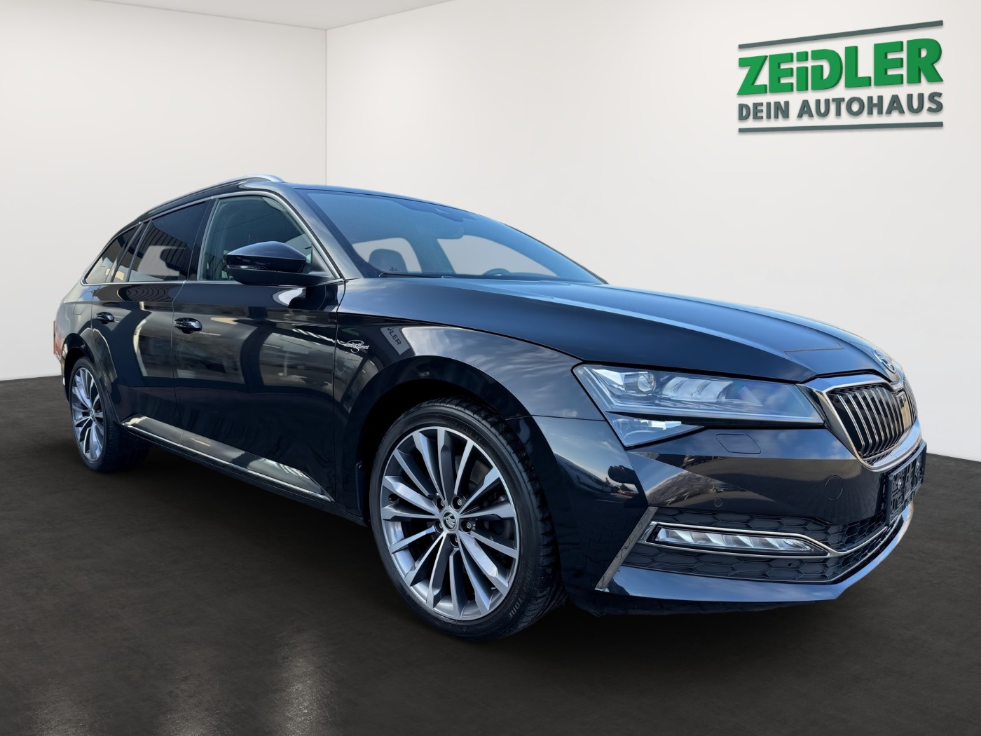 Škoda Superb Combi 2.0 TSI L&amp;K 4x4 DSG LM Navi 2xKlima Bild 2